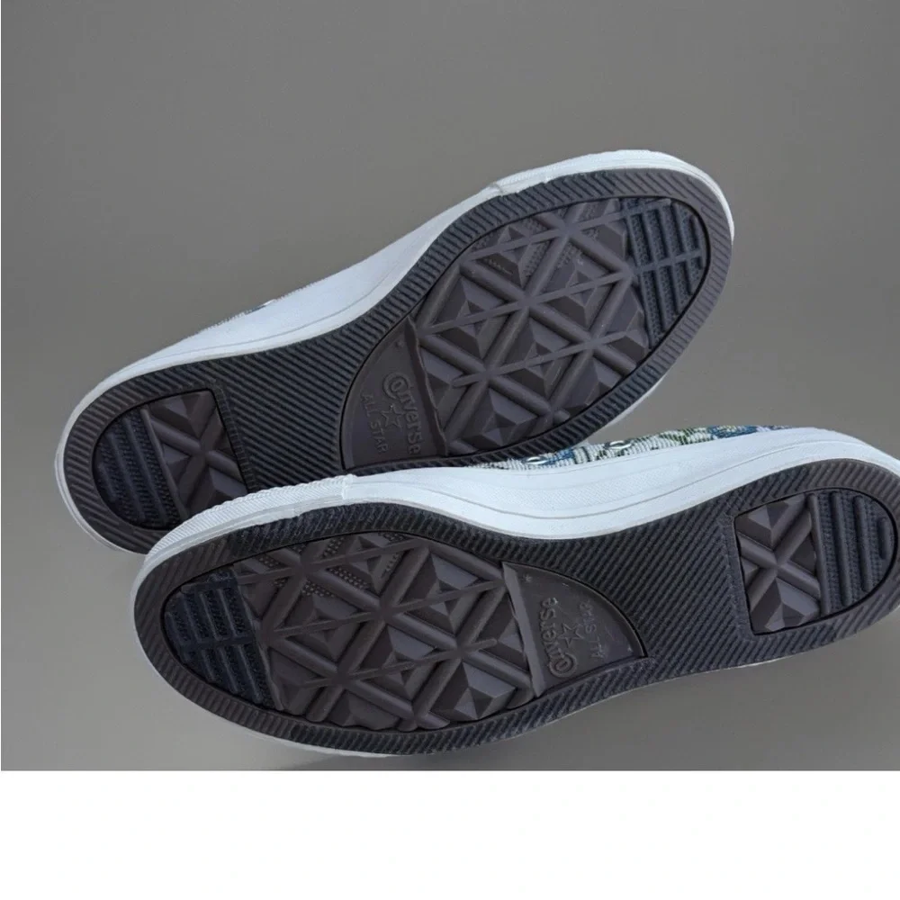 Converse Women's Floral Sneakers - White and Blue - Picture 11 of 16